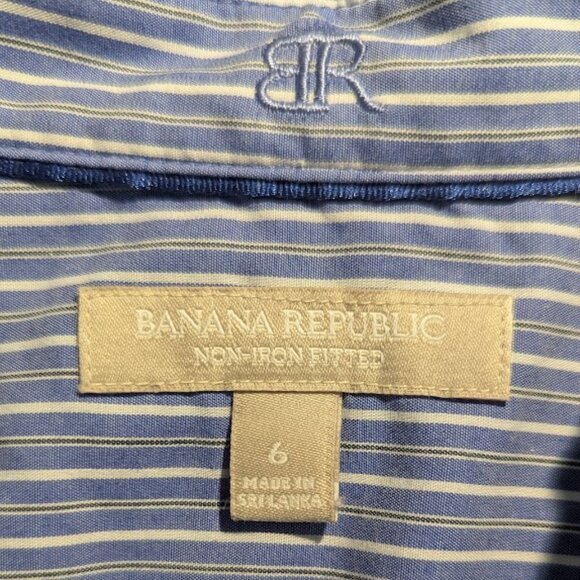 Banana Republic * Fitted Non-Iron Blue Stripe Shirt * Women's size 6 - Picture 5 of 7